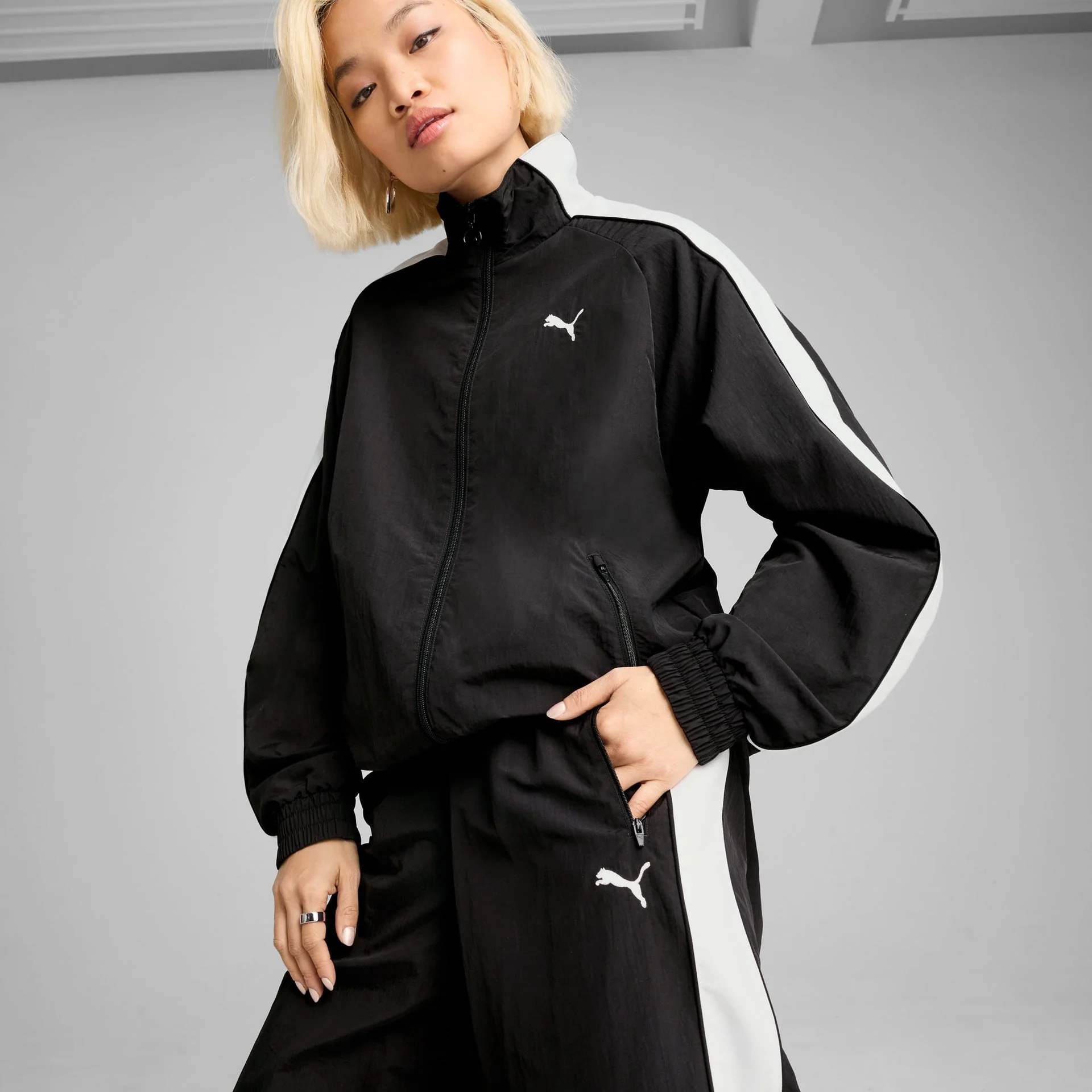 T7 Oversized Track Pants Unisex - Image 5