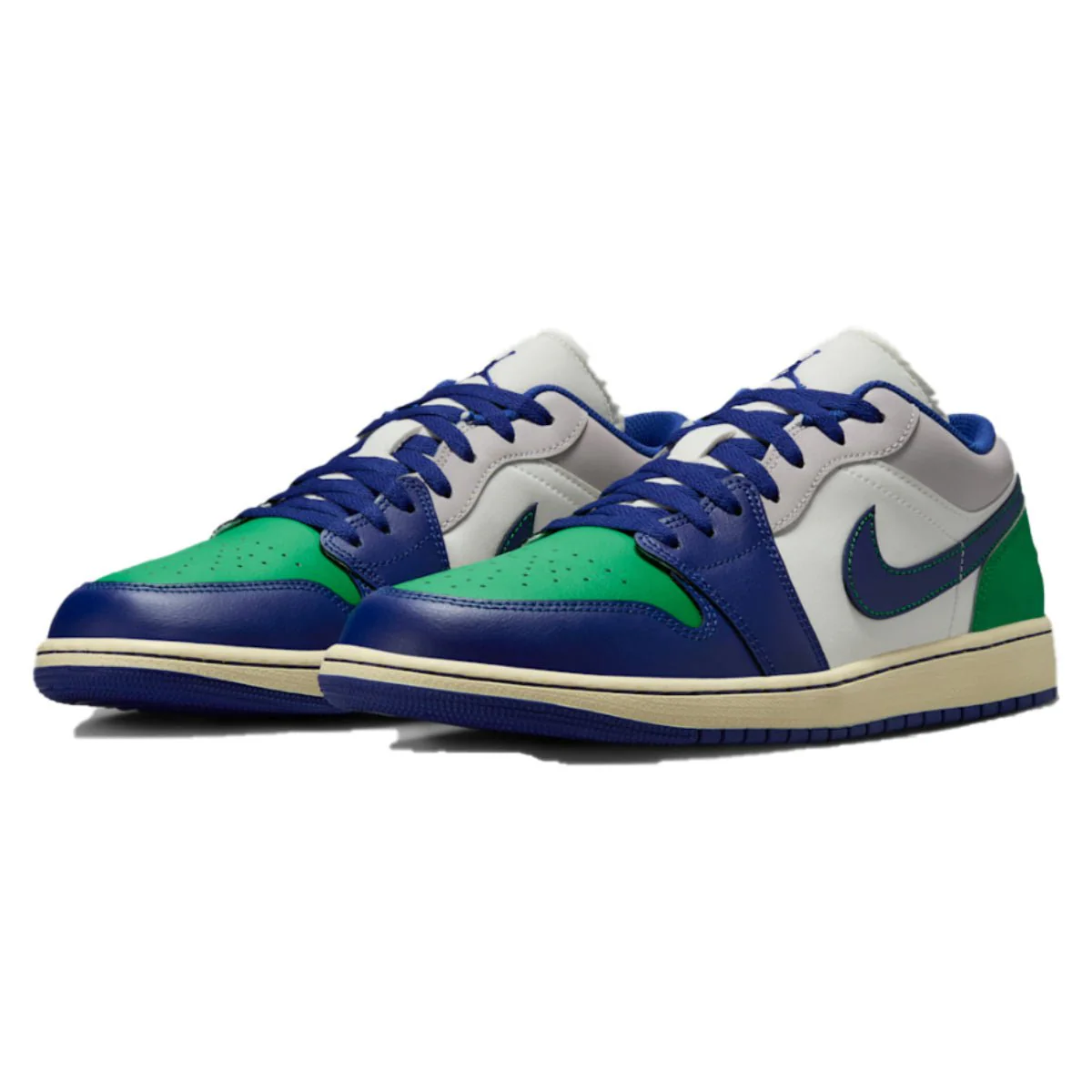NIKE Air Jordan 1 Low Men's Shoes - Image 3