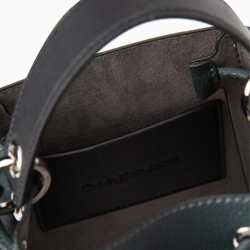 CALVIN KLEIN Minimal Monogram Shoulder Bag CB54 - Image 4