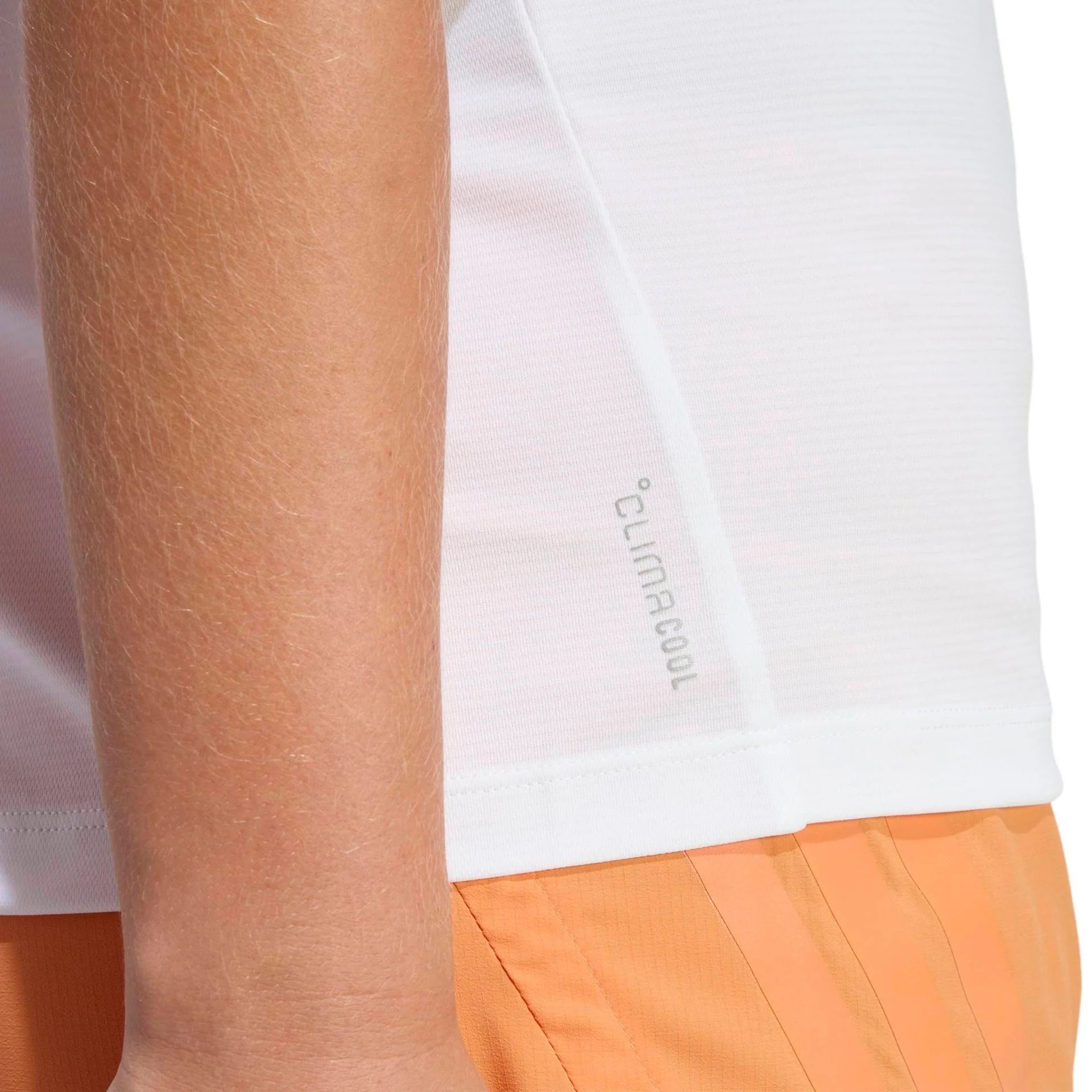 adi365 Running Essentials T-shirt - Image 6
