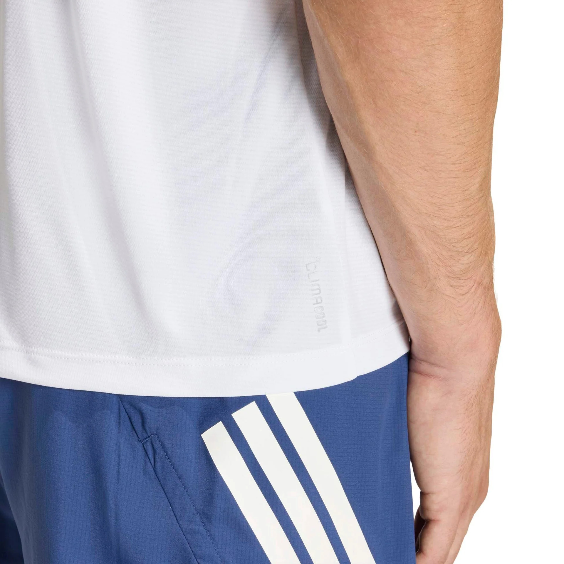 adi365 Running Essentials T-shirt - Image 7