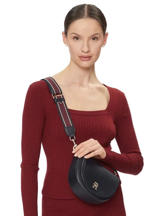 TOMMY HILFIGER Heritage Chain Crossover Bag TB193 - Image 2