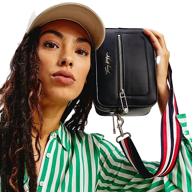 TOMMY HILFIGER ICONIC CAMERA BAG TB46 - Image 2