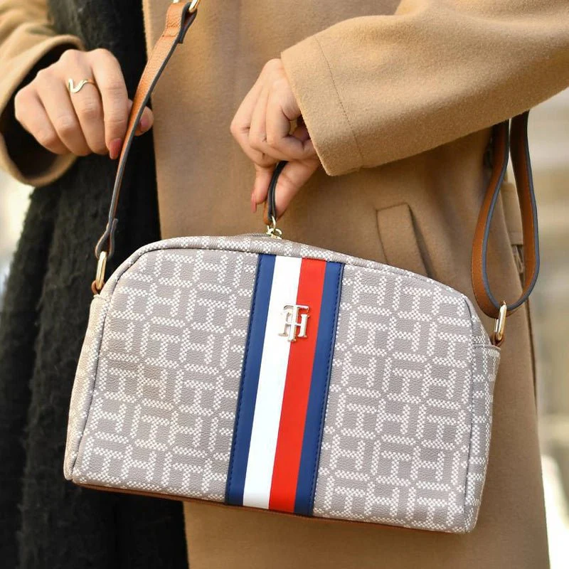 TOMMY HILFIGER  Poppy Corp Backpack-BEIGE- TB24 - Image 2