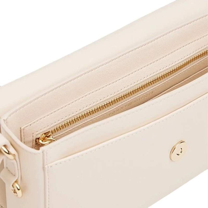 TOMMY HILFIGER TH Element Camera Bag TB212 - Image 4