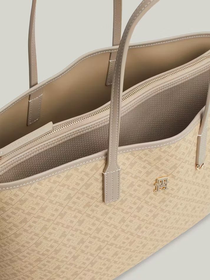 TOMMY HILFIGER TH Monoplay Removable Tote TB183 - Image 3