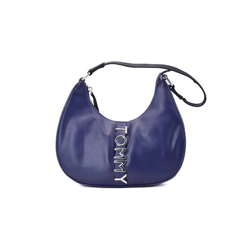 TOMMY JEANS City Metal Logo Shoulder Bag TB120
