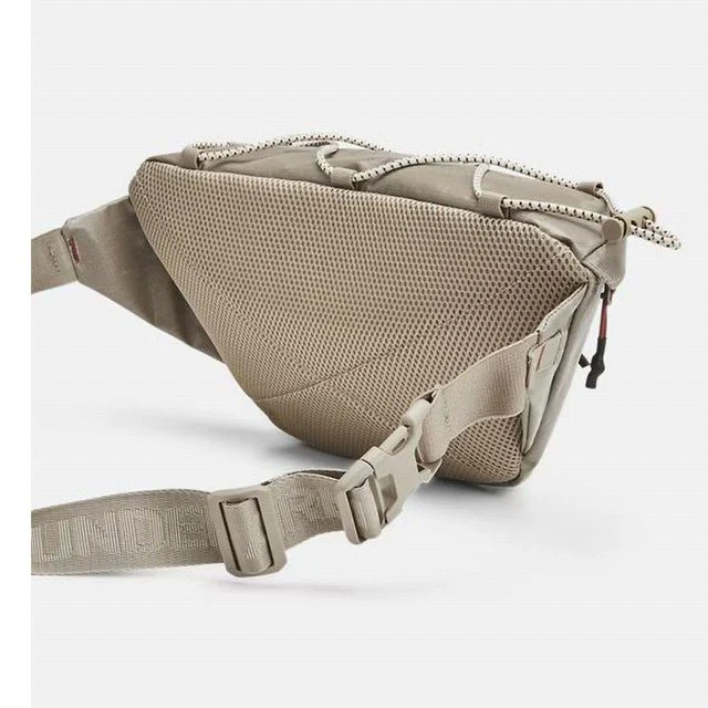 UNDER ARMOUR Unisex UA Summit Waist Bag - Image 2